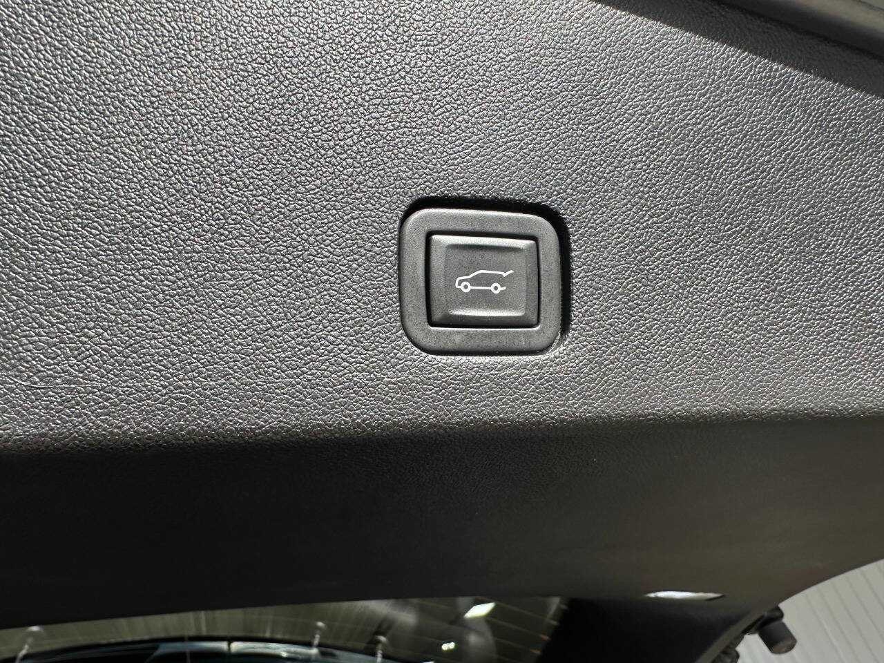 Used 2023 Cadillac XT6 Premium Luxury w/ Technology Package image 52