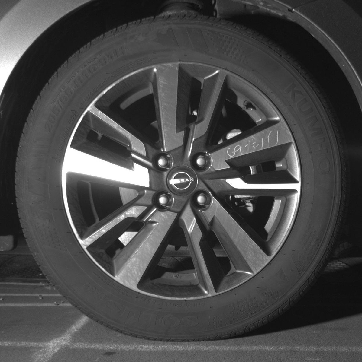 Used 2025 Nissan Versa SV image 13