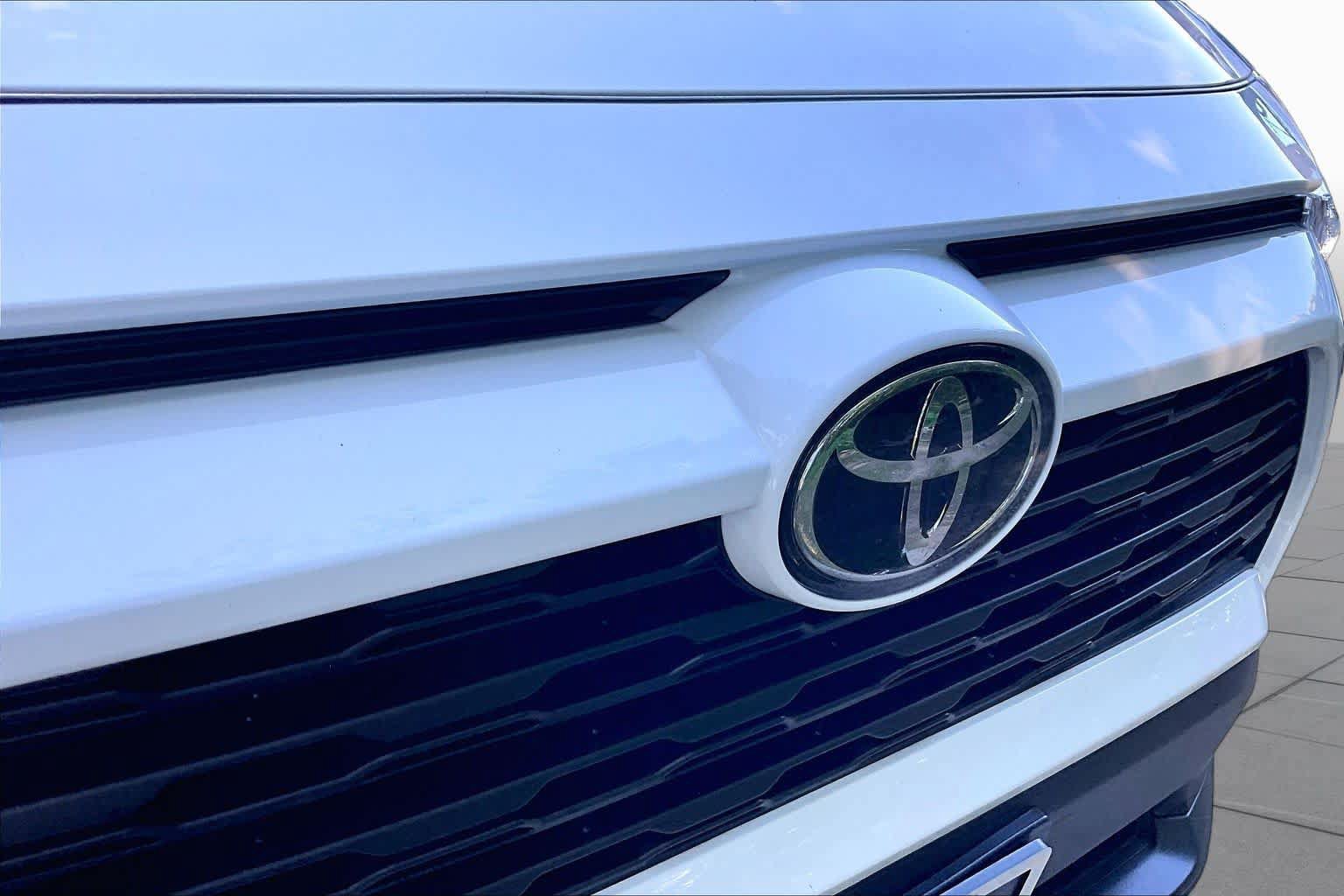 Certified 2023 Toyota RAV4 LE AWD/4WD image 55