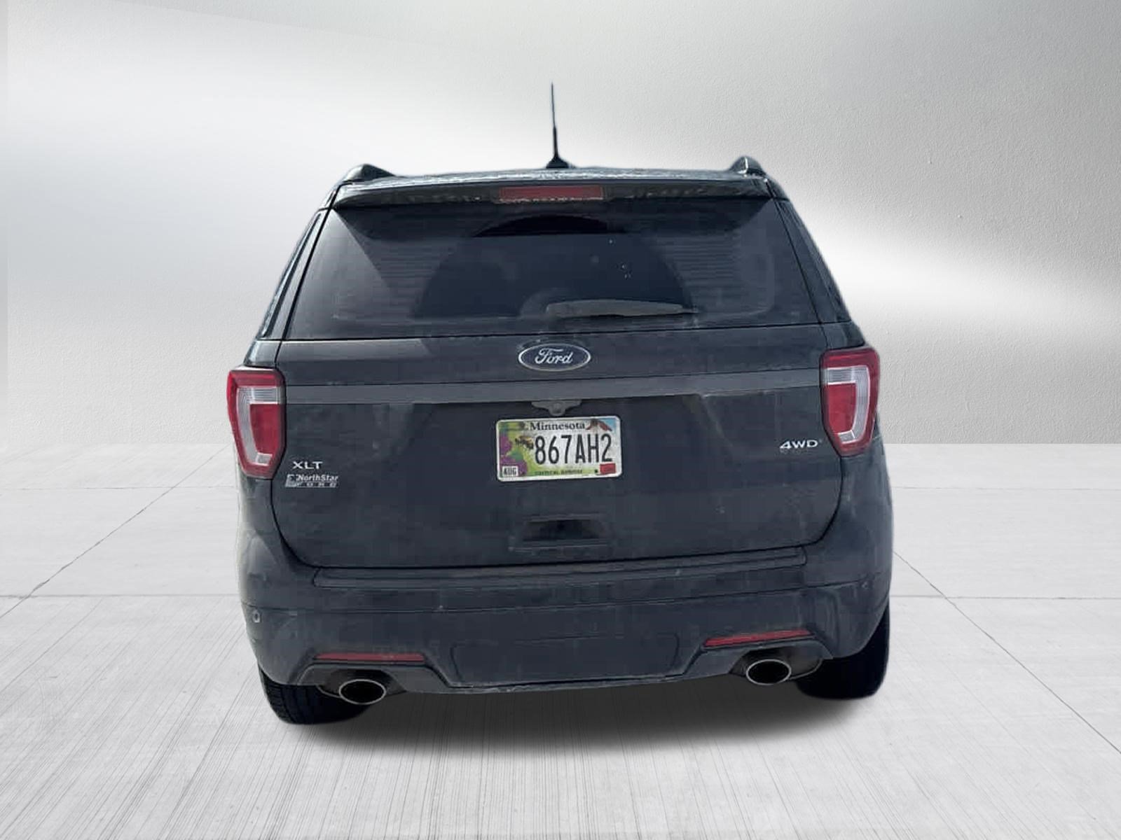 Used 2018 Ford Explorer XLT w/ Equipment Group 202A image 6