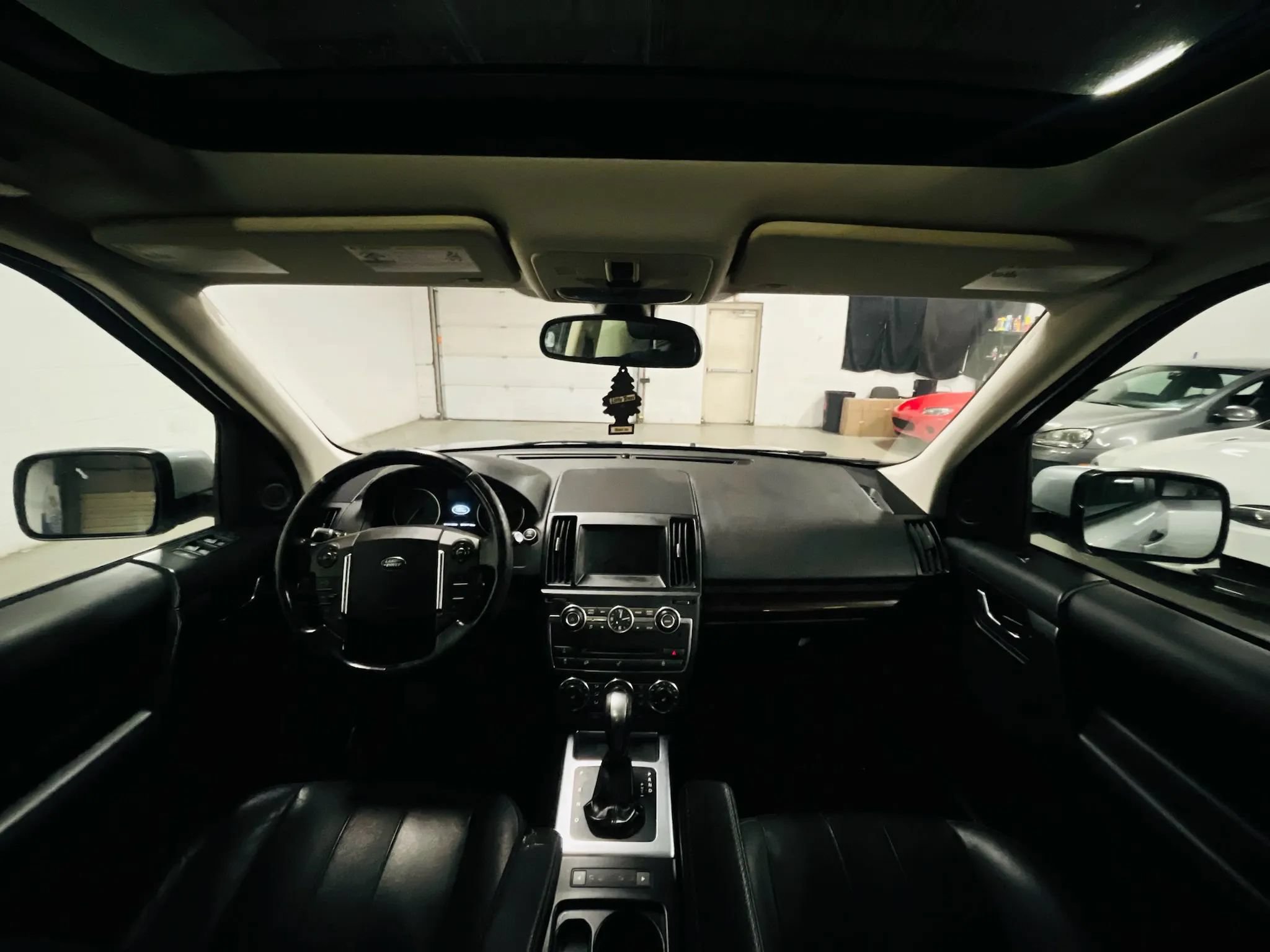 Used 2013 Land Rover LR2 HSE AWD/4WD image 11