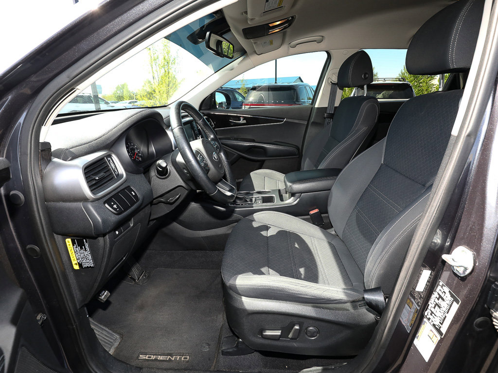 Used 2018 Kia Sorento LX FWD image 12