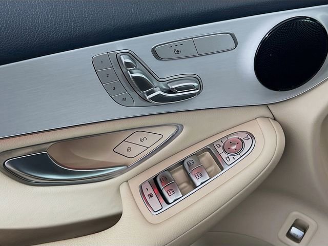 Used 2022 Mercedes-Benz GLC 300 GLC 300 w/ Premium Package Lite image 17