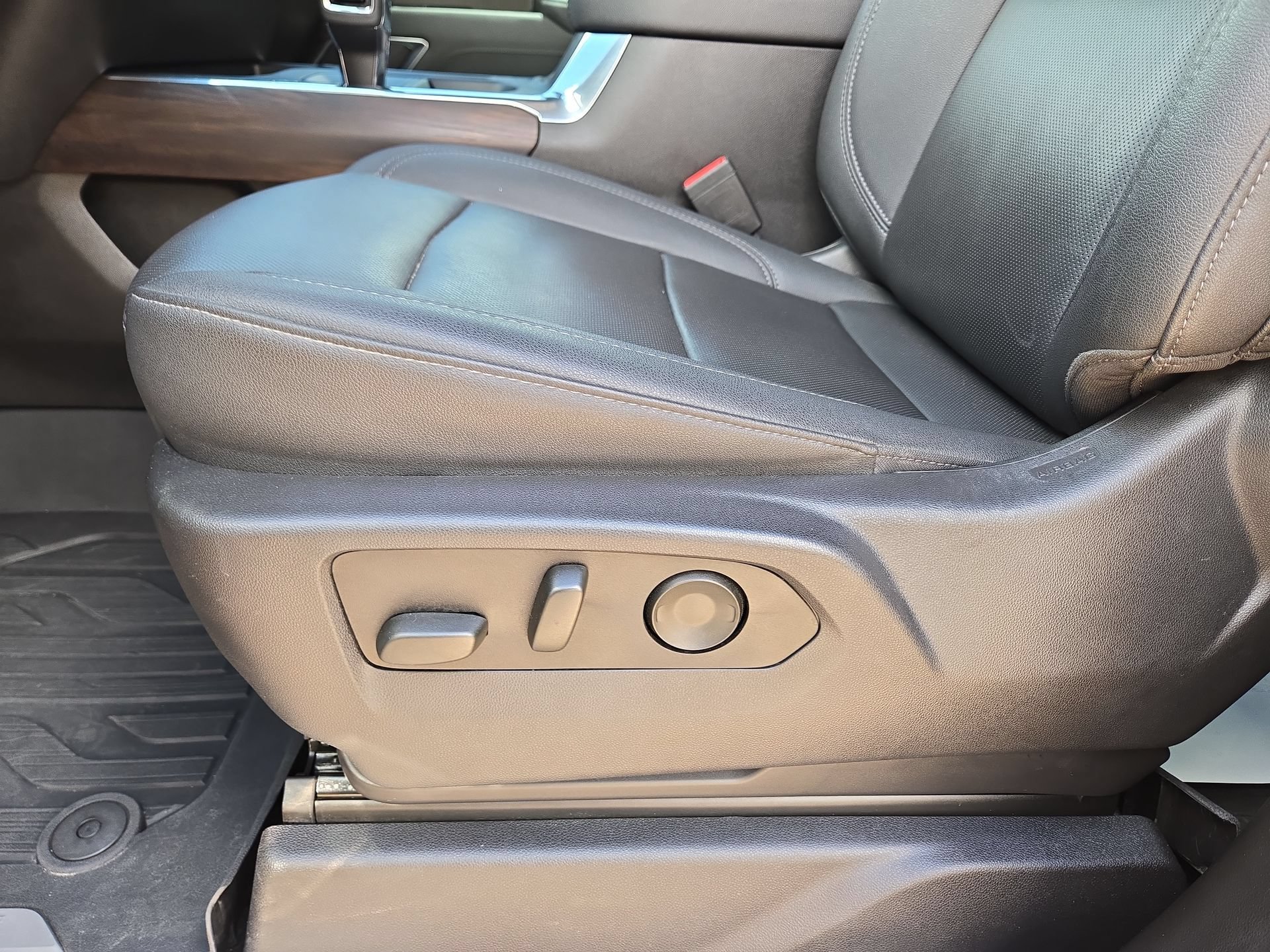 Used 2023 GMC Sierra 1500 SLT AWD/4WD image 17