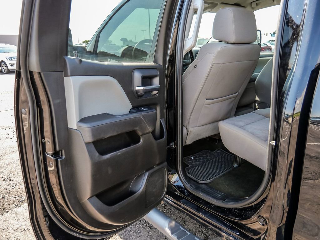 Used 2017 Chevrolet Silverado 1500 Custom w/ Custom Convenience Package AWD/4WD image 19