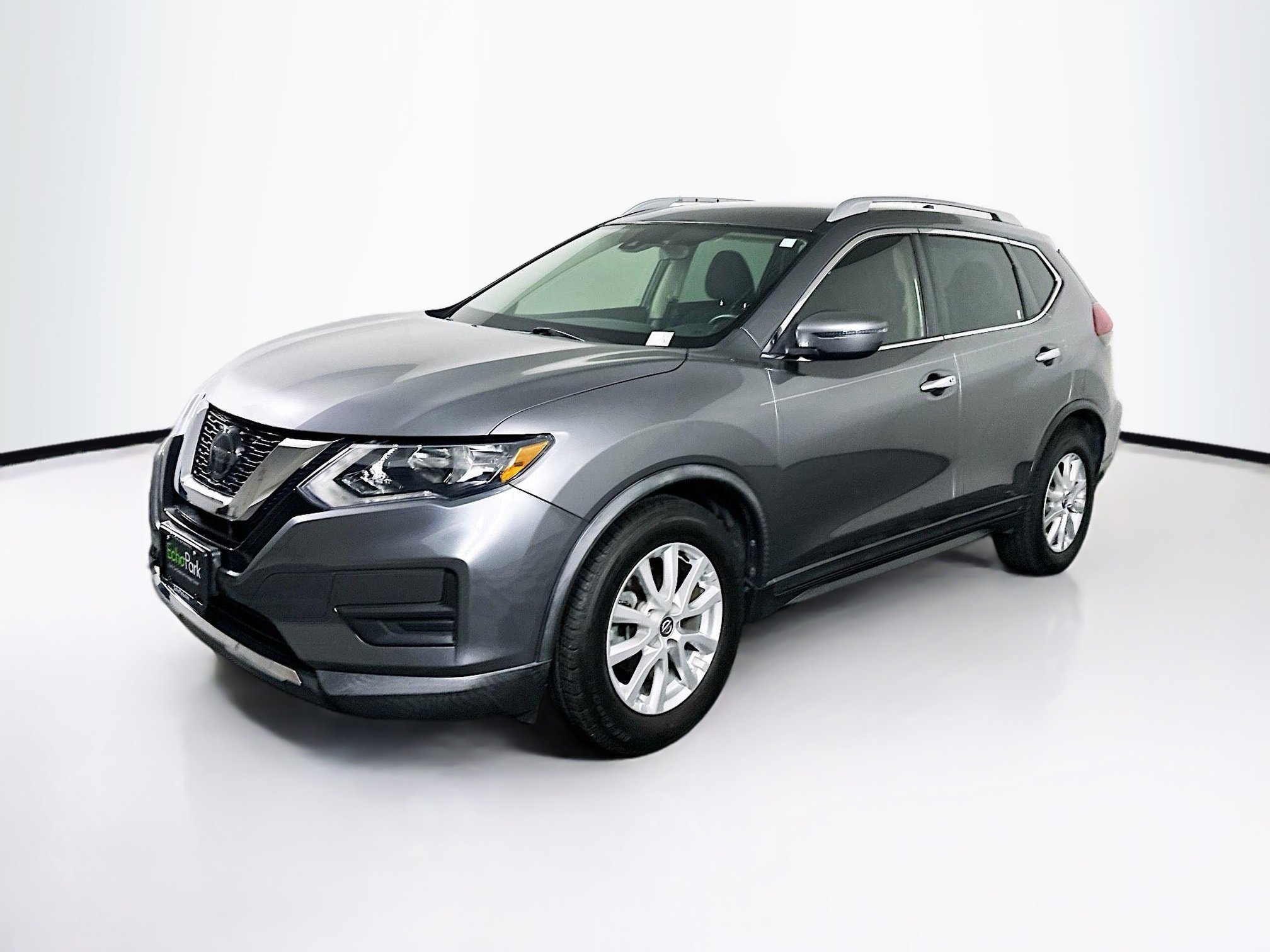 Used 2020 Nissan Rogue SV image 3