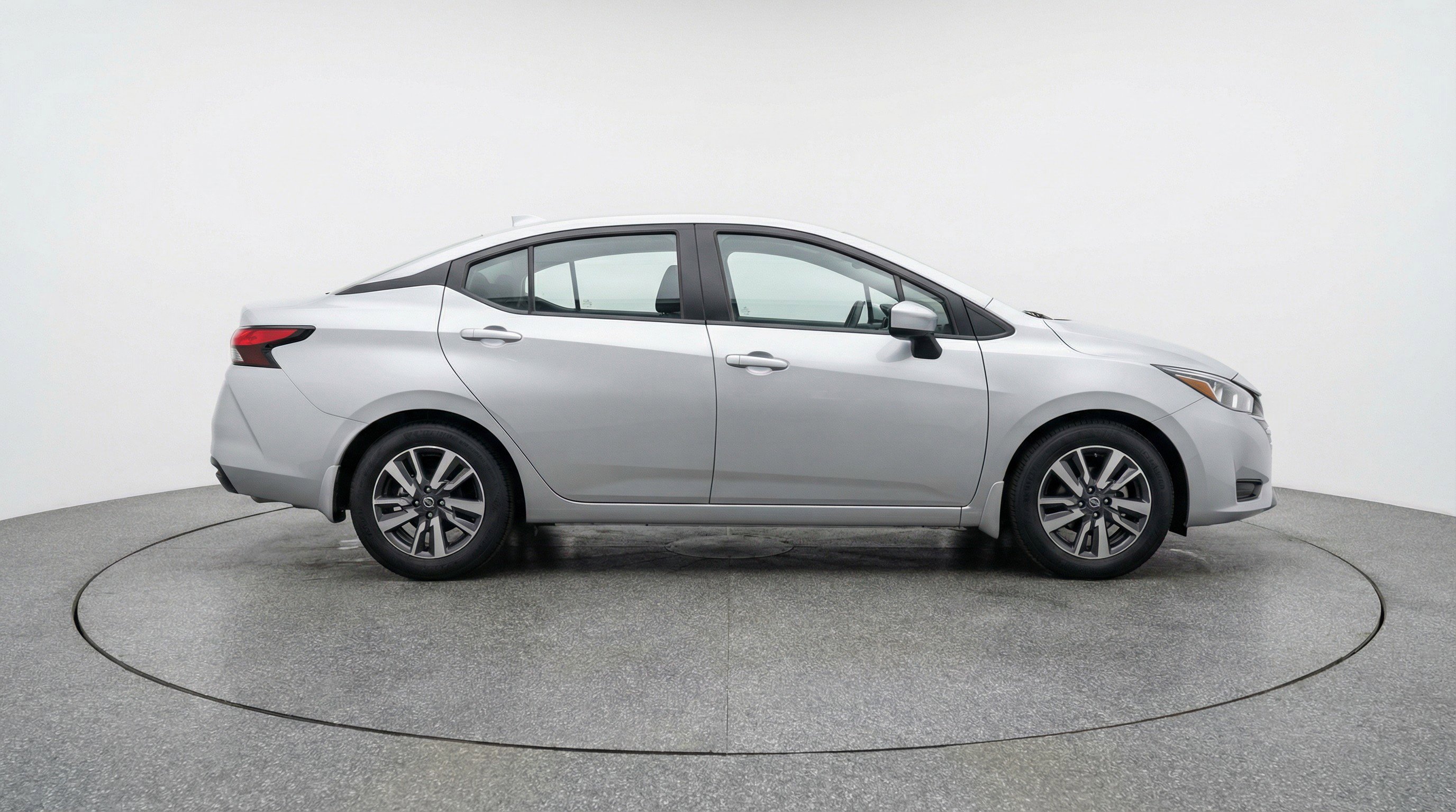 Used 2025 Nissan Versa SV image 11