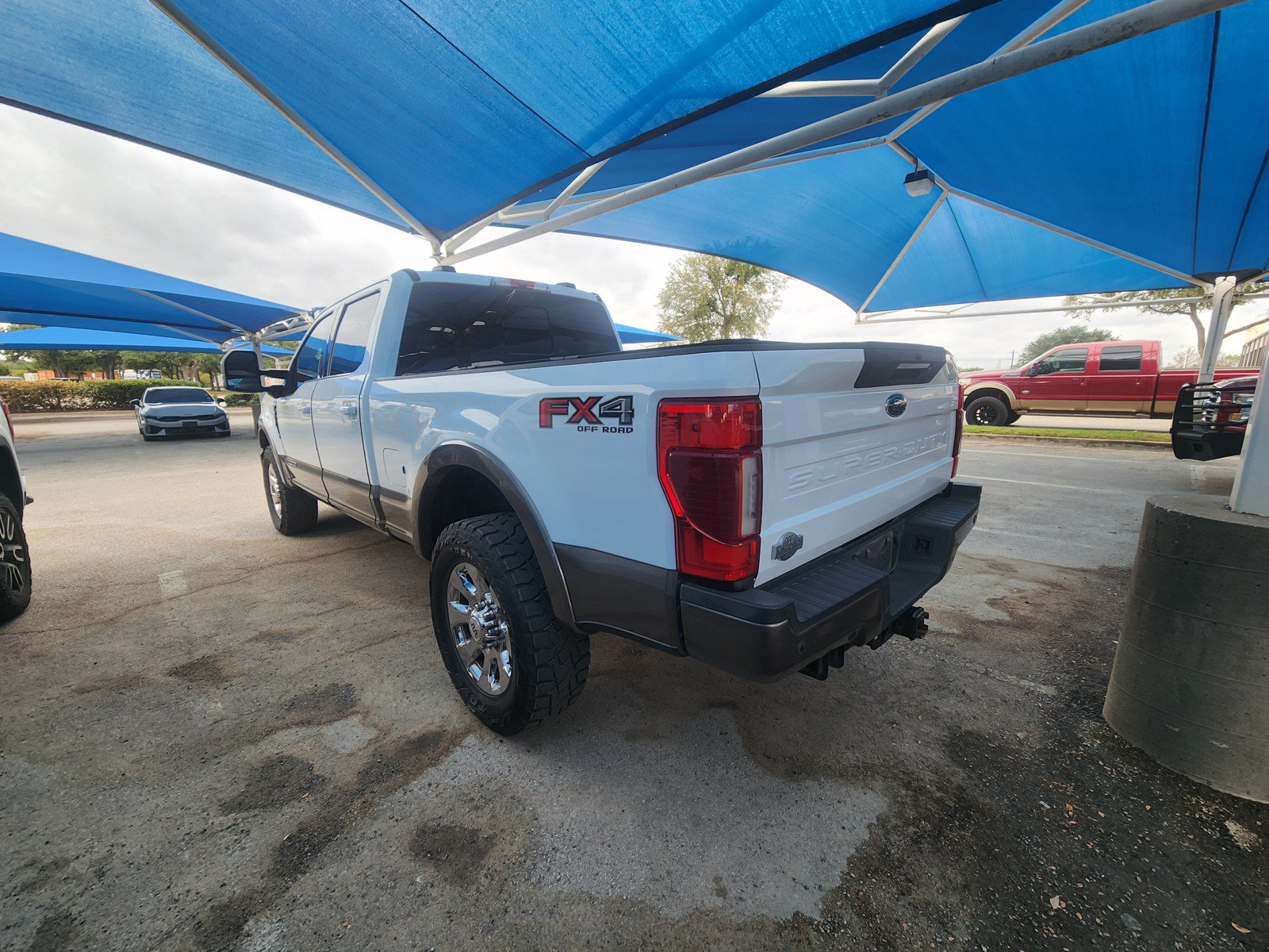 Used 2021 Ford F350 King Ranch w/ King Ranch Ultimate Package AWD/4WD image 3