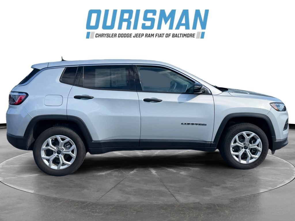 Used 2025 Jeep Compass Sport AWD/4WD image 7