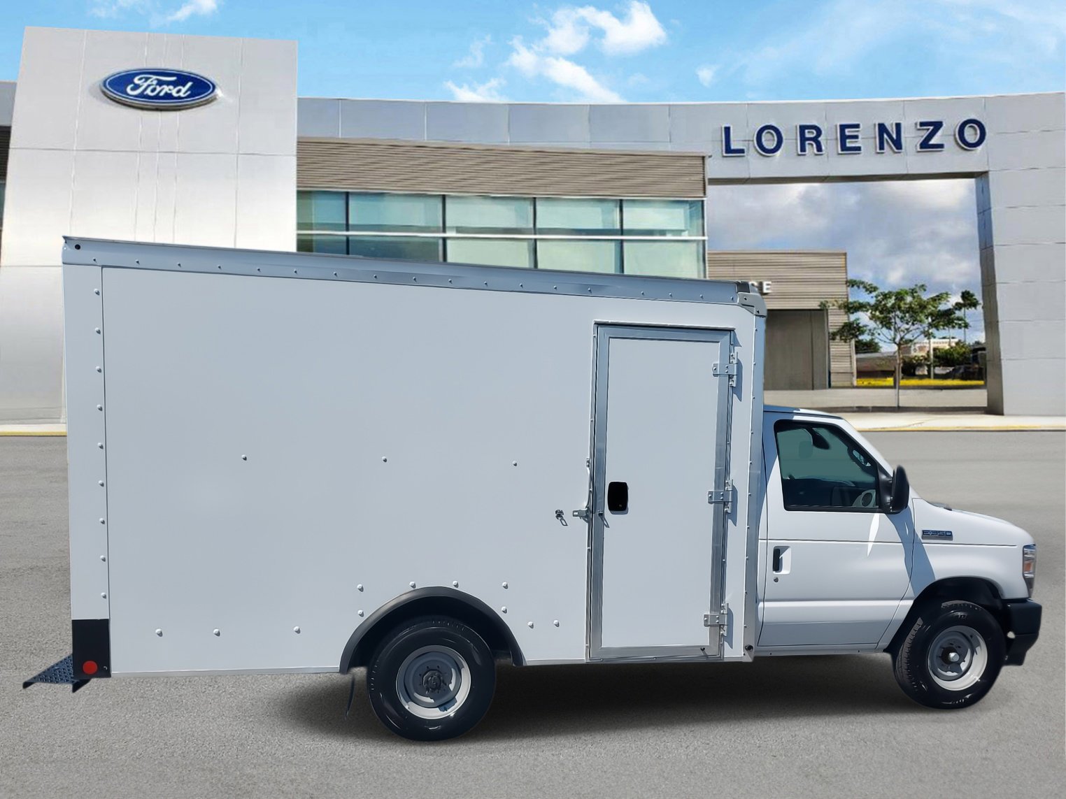 Used 2023 Ford E-350 and Econoline 350 Super Duty w/ Driver's Safety Package image 4