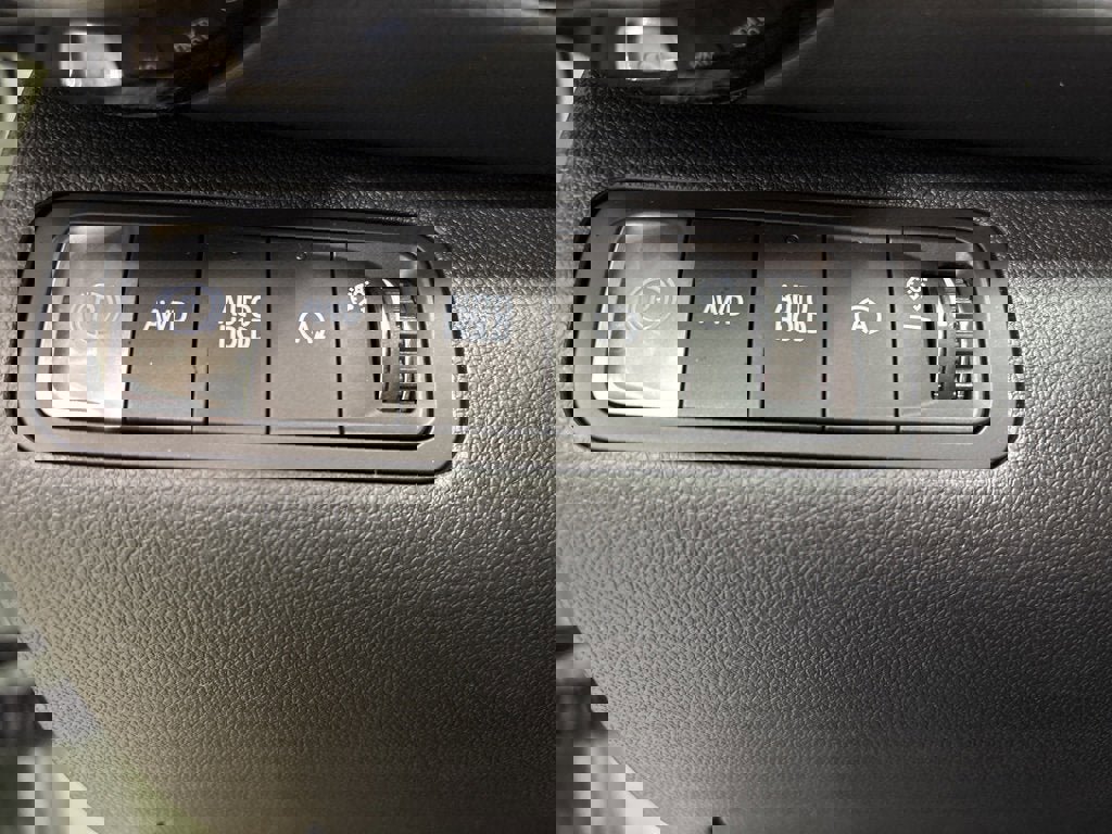 New 2026 Chevrolet Equinox LT w/ LPO, Floor Liner Package image 26