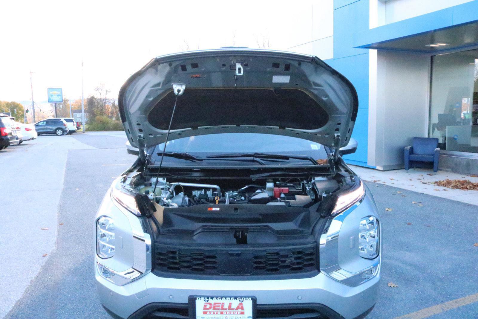 Used 2024 Mitsubishi Outlander SE image 23