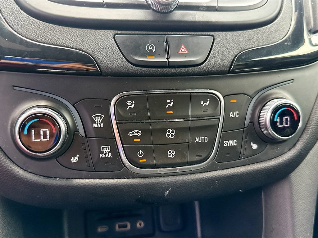 Used 2022 Chevrolet Equinox RS w/ RS Leather Package FWD image 17