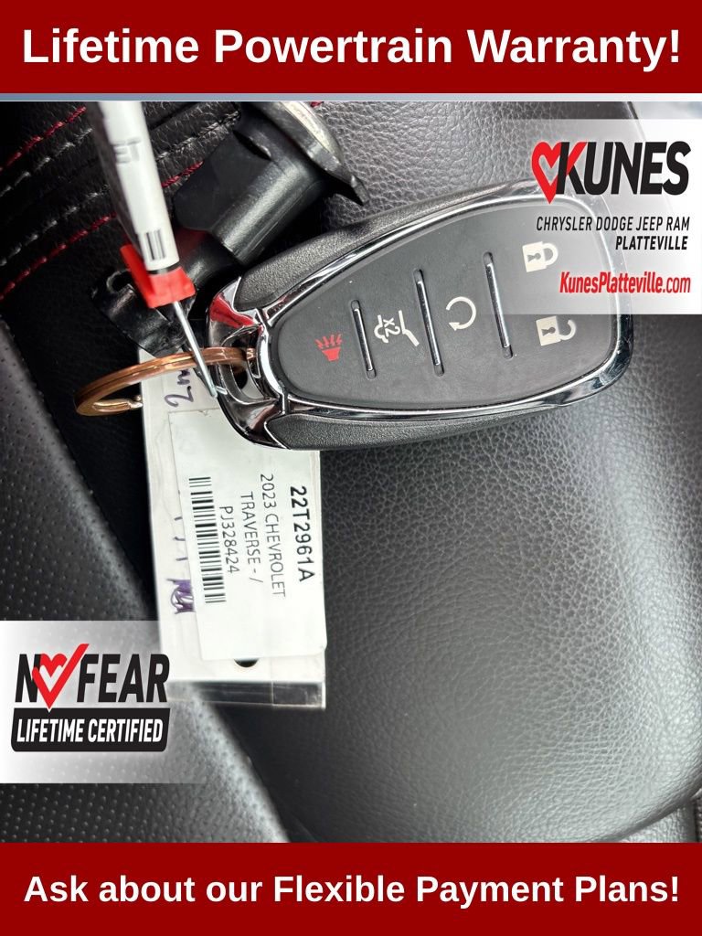 Used 2023 Chevrolet Traverse RS image 29