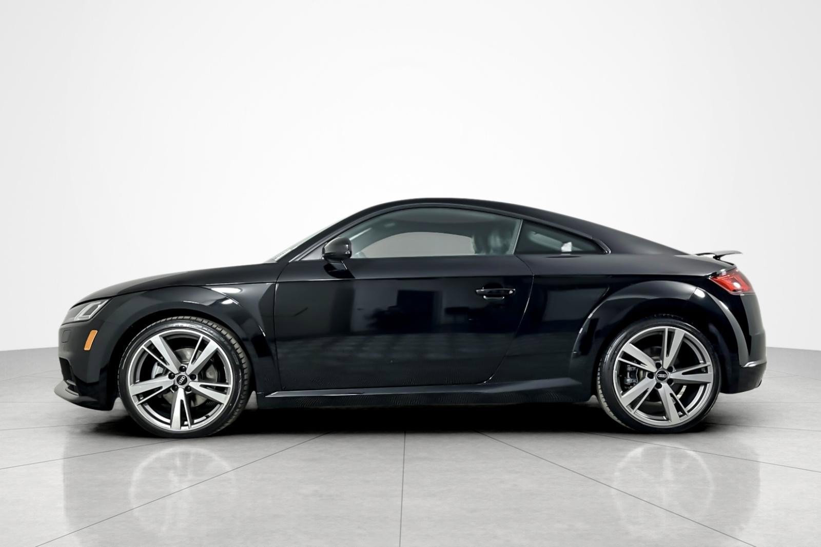 Used 2022 Audi TT 2.0T w/ 19" Wheel Package image 2