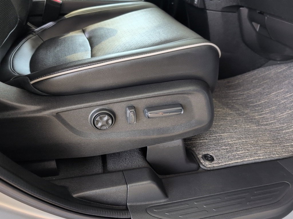 Used 2025 Honda Odyssey Elite image 53