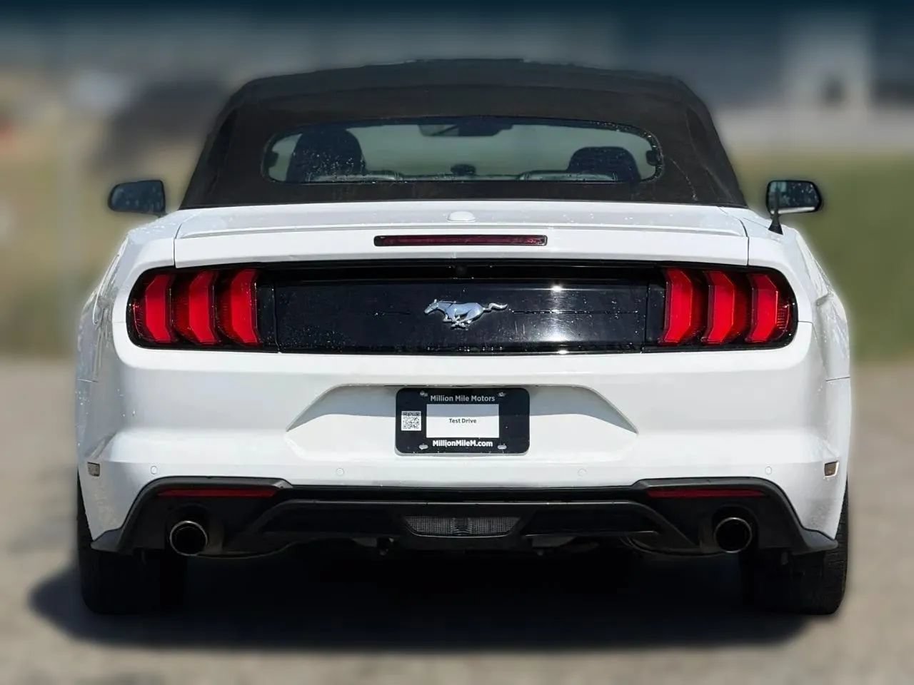 Used 2023 Ford Mustang Premium RWD image 4