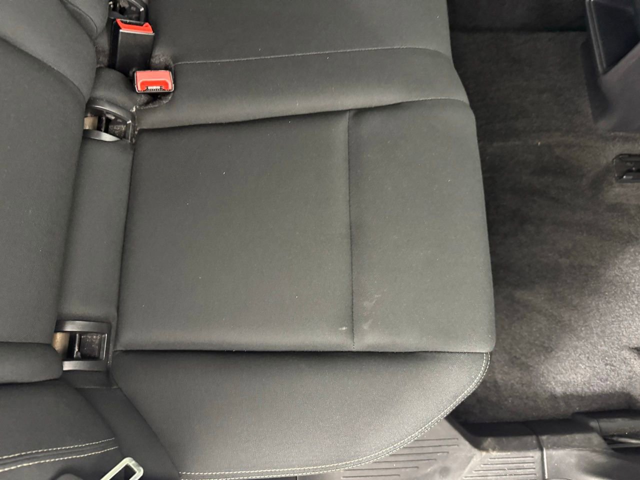 Used 2024 Nissan Rogue S image 32