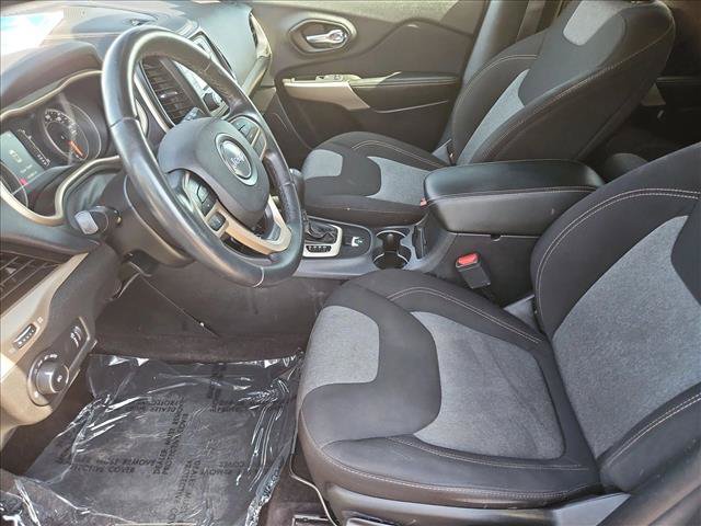 Used 2018 Jeep Cherokee Latitude w/ Altitude Package AWD/4WD image 21