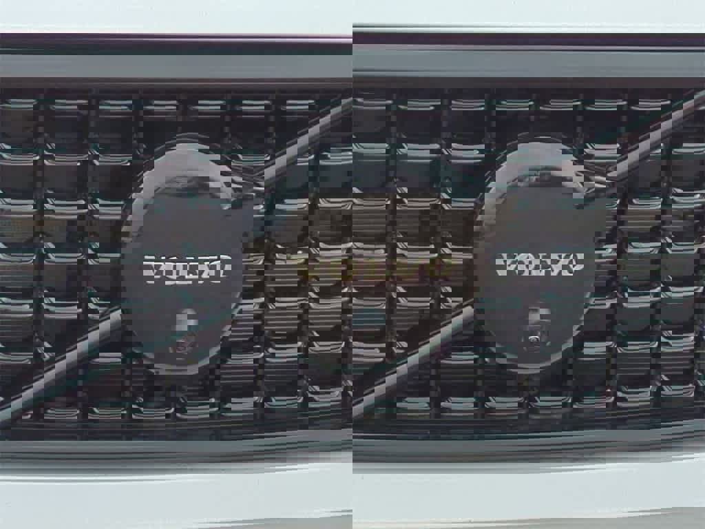 New 2026 Volvo XC40 B5 Ultra w/ Protection Package Premier image 11