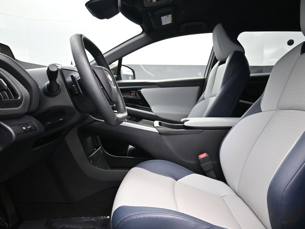 Used 2024 Subaru Solterra Limited image 13