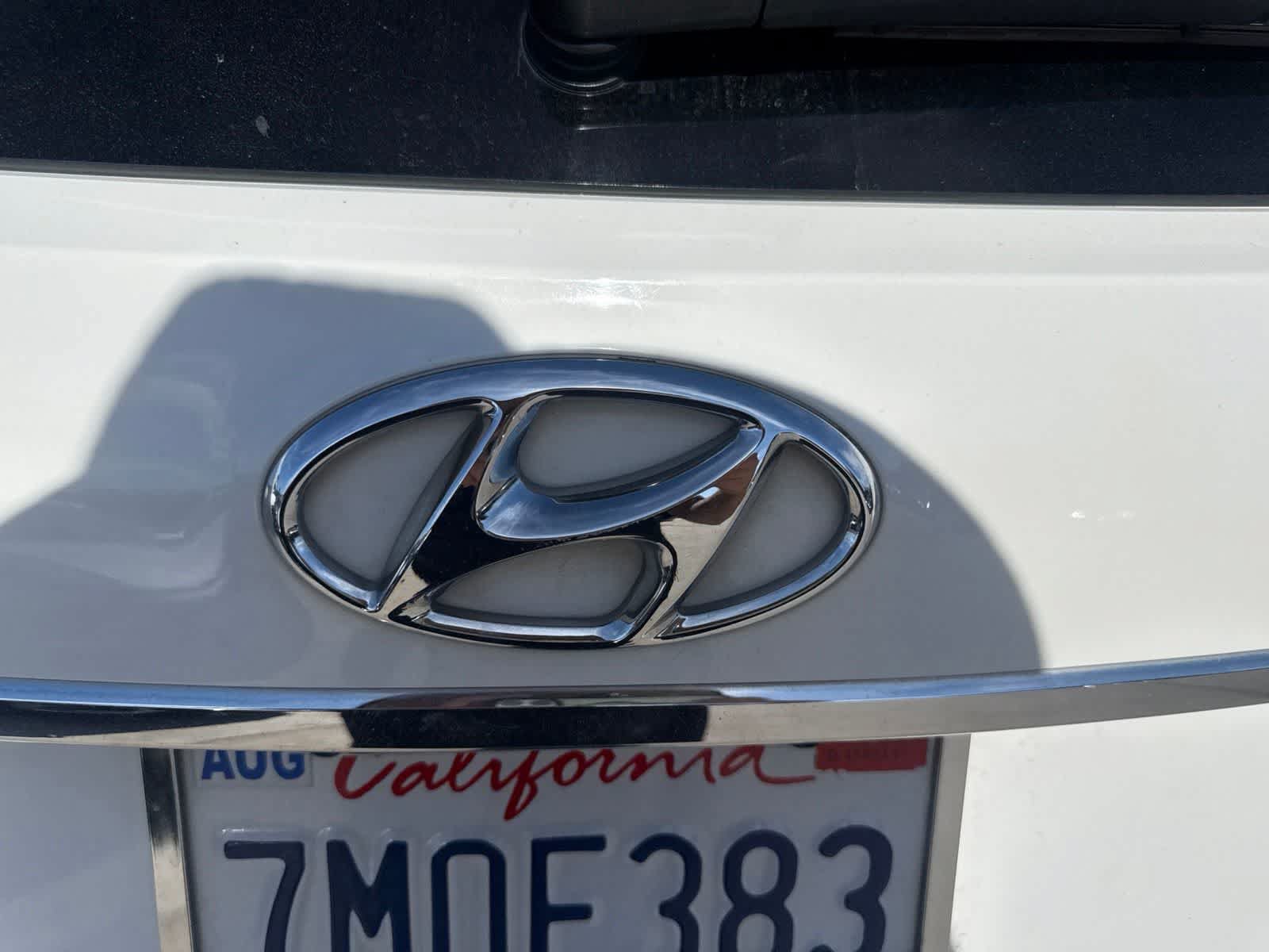 Used 2016 Hyundai Santa Fe SE w/ Option Group 03 AWD/4WD image 13