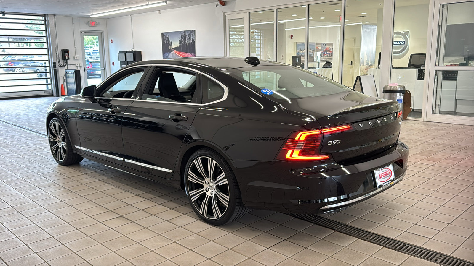Used 2023 Volvo S90 B6 Ultimate w/ Lounge Package AWD/4WD image 7