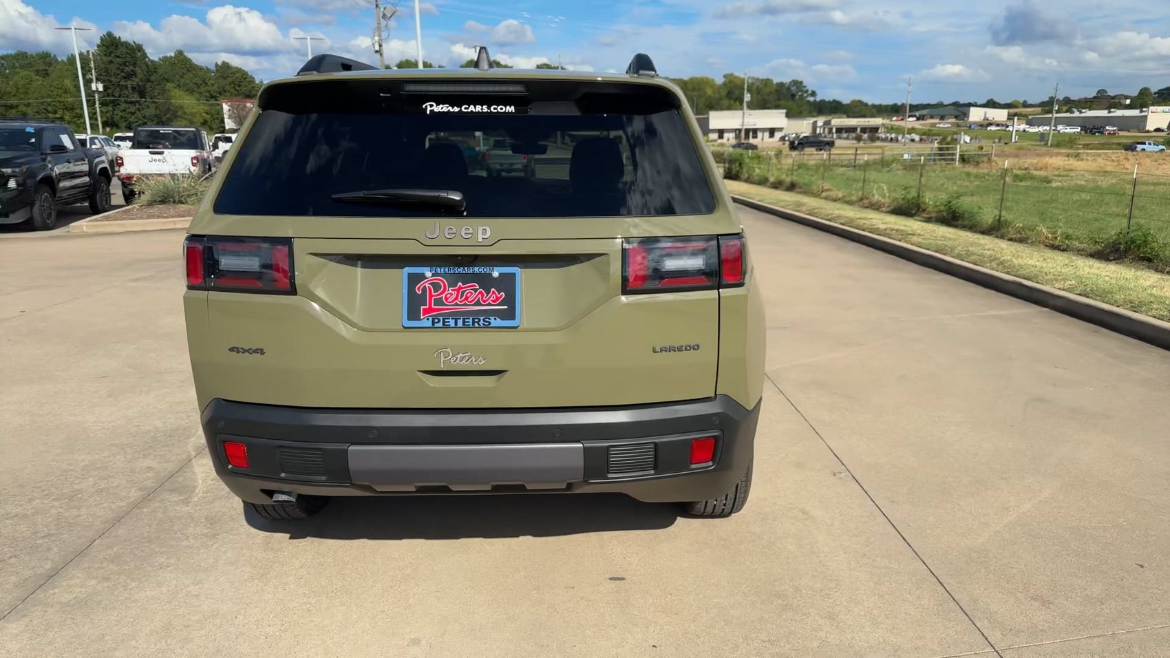 Used 2026 Jeep Cherokee Laredo AWD/4WD image 8