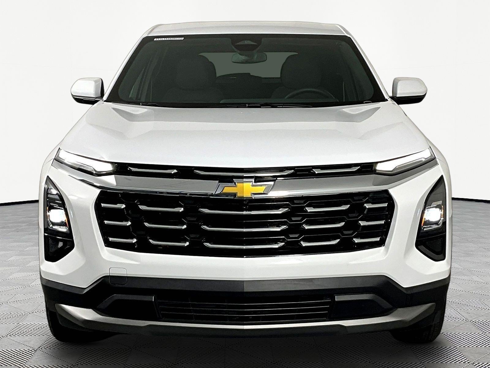Used 2026 Chevrolet Equinox LT AWD/4WD image 2
