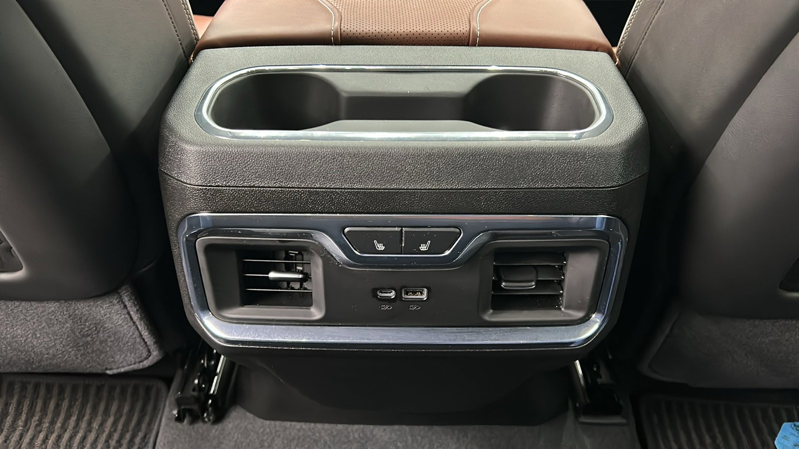 Used 2025 GMC Sierra 3500 Denali Ultimate image 39