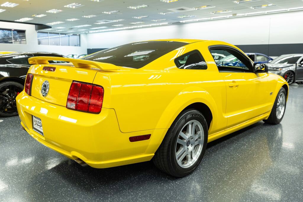 Used 2005 Ford Mustang GT Premium image 4