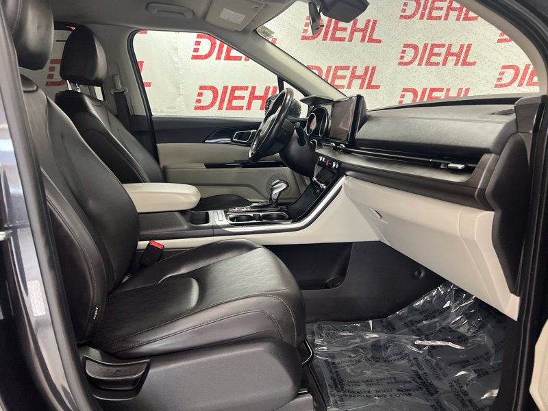 Certified 2024 Kia Carnival EX FWD image 13