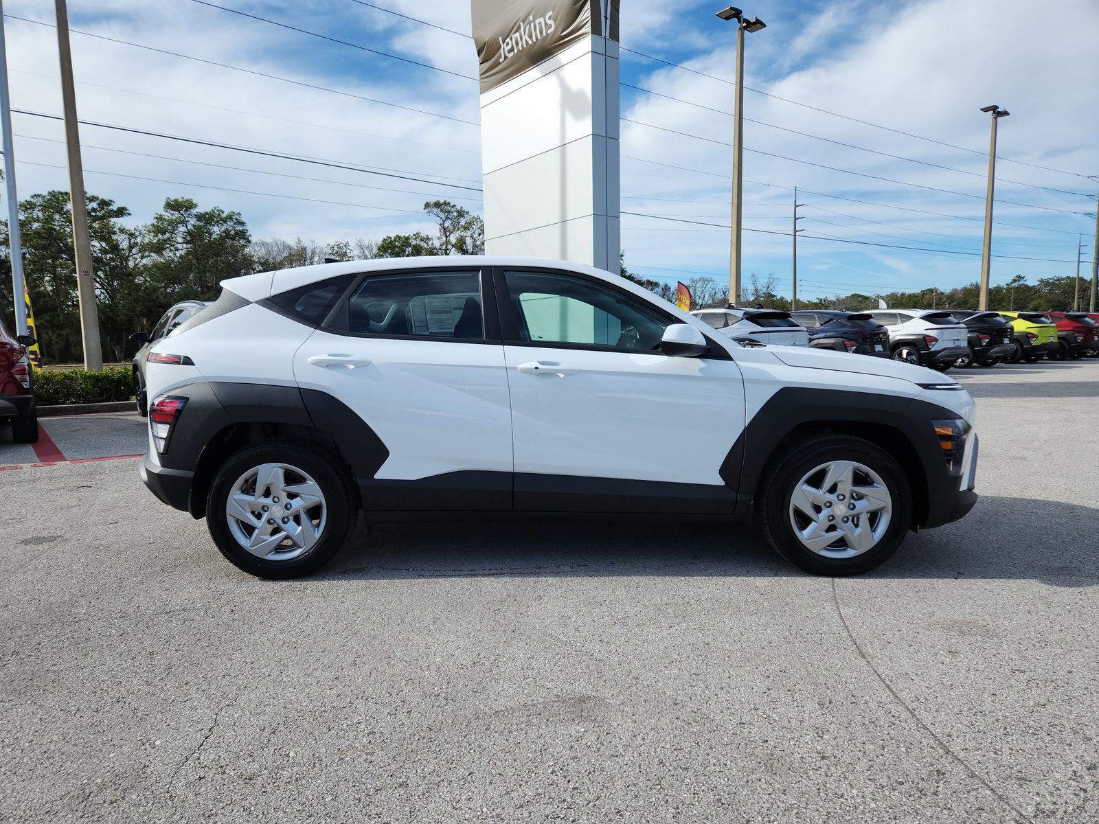 New 2026 Hyundai Kona SE image 2