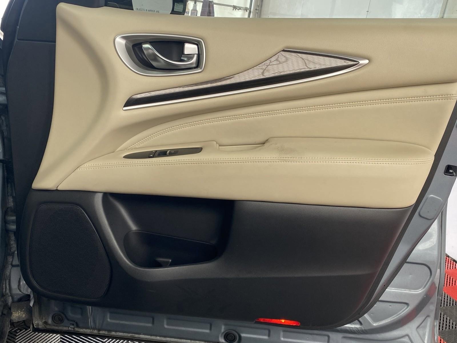 Used 2017 INFINITI QX60 AWD w/ Premium Plus Package image 7