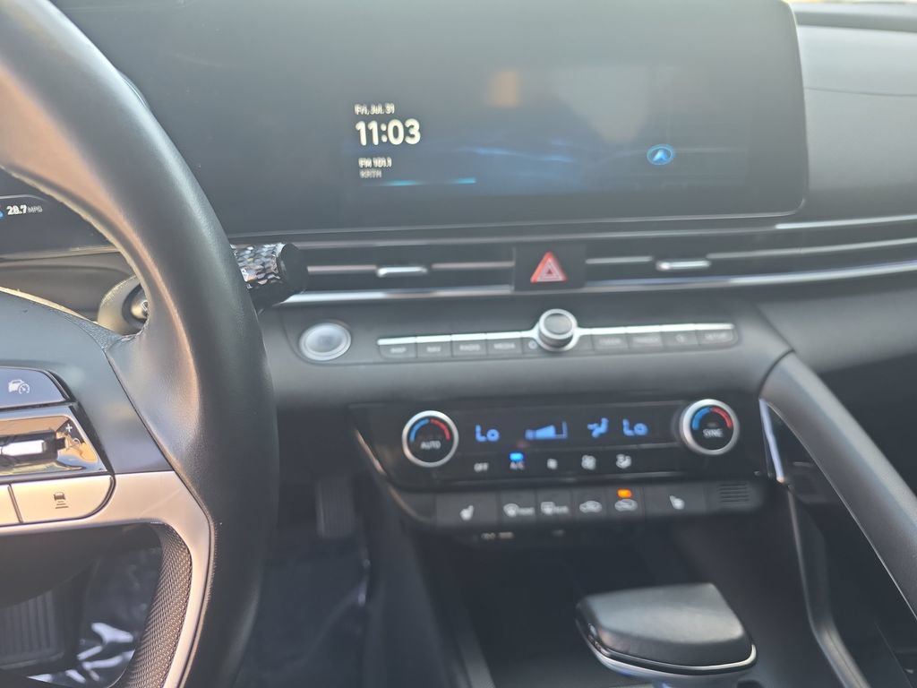 Used 2024 Hyundai Elantra Limited FWD image 12
