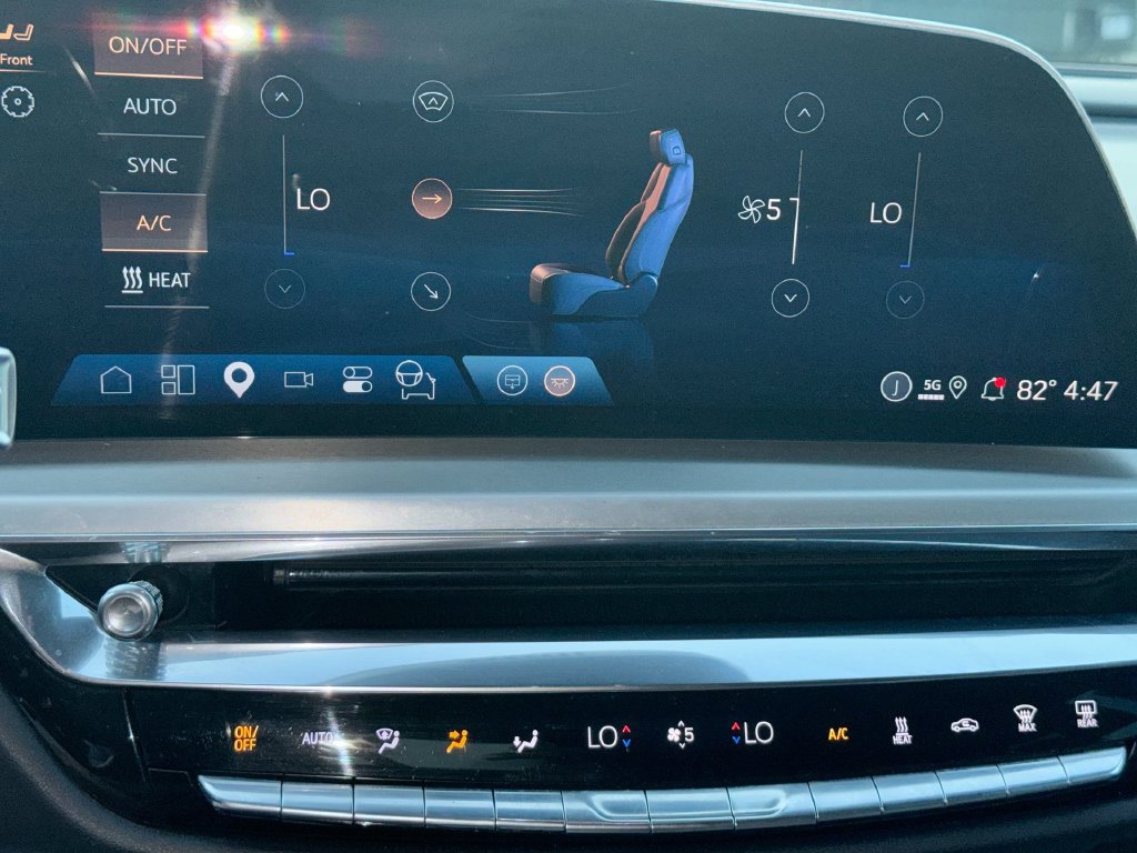 Used 2024 Cadillac Lyriq Luxury AWD/4WD image 25