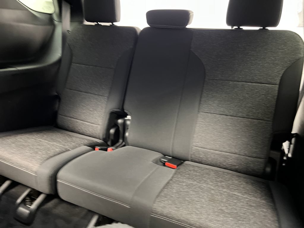 Used 2024 Chevrolet Traverse LT FWD image 42