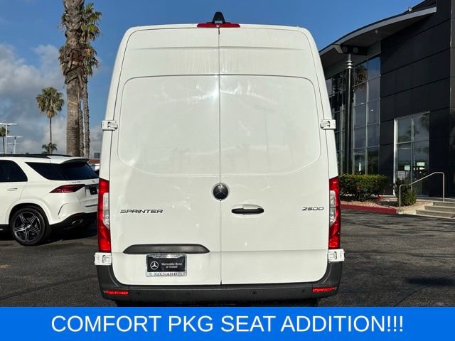 Used 2025 Mercedes-Benz Sprinter 2500 image 4