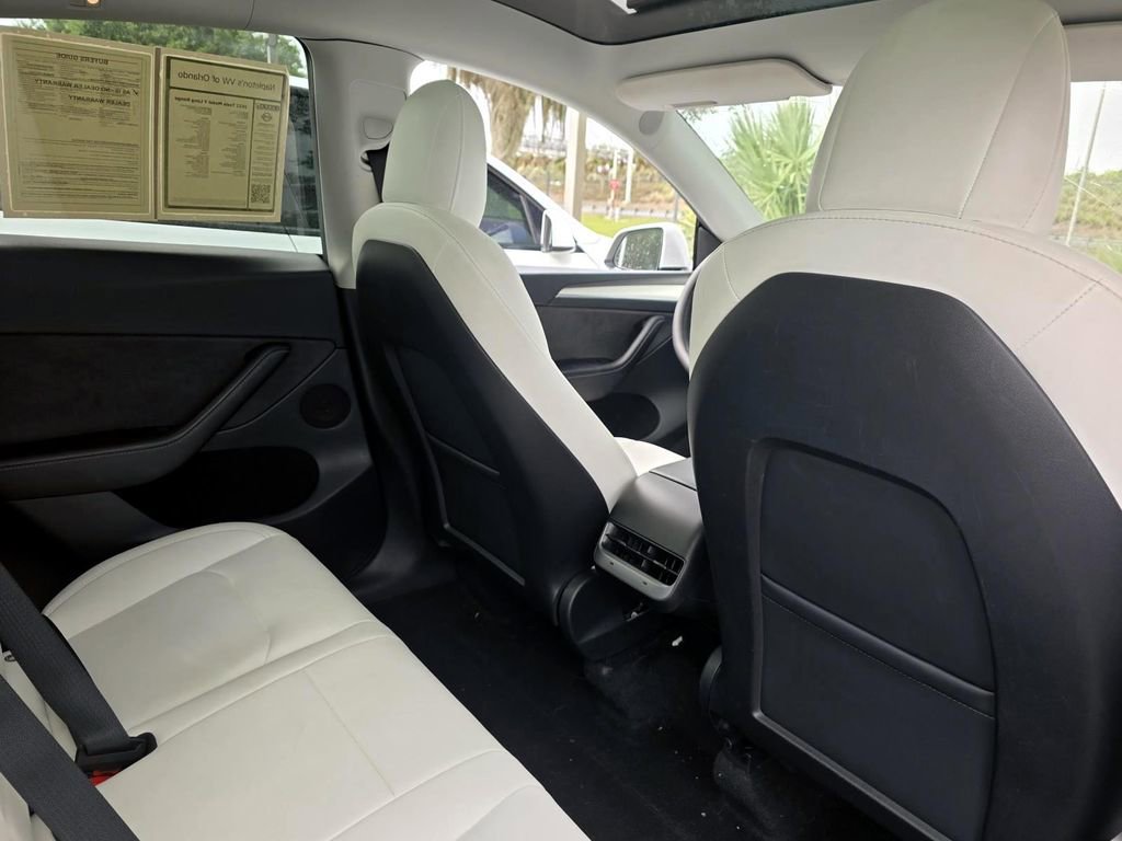 Used 2022 Tesla Model Y Long Range image 25