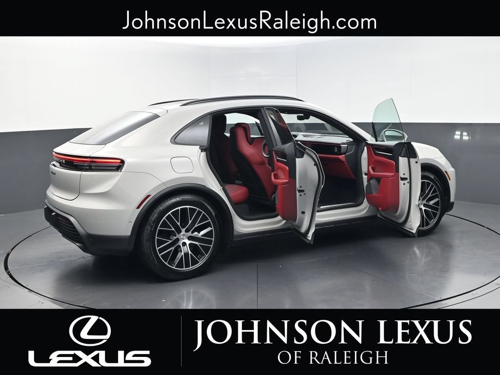 Used 2026 Porsche Macan 4 Electric AWD/4WD image 30
