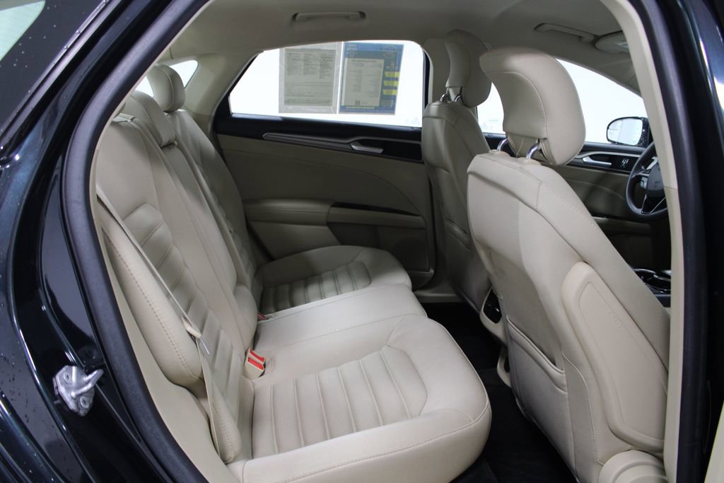 Used 2014 Ford Fusion SE FWD image 28