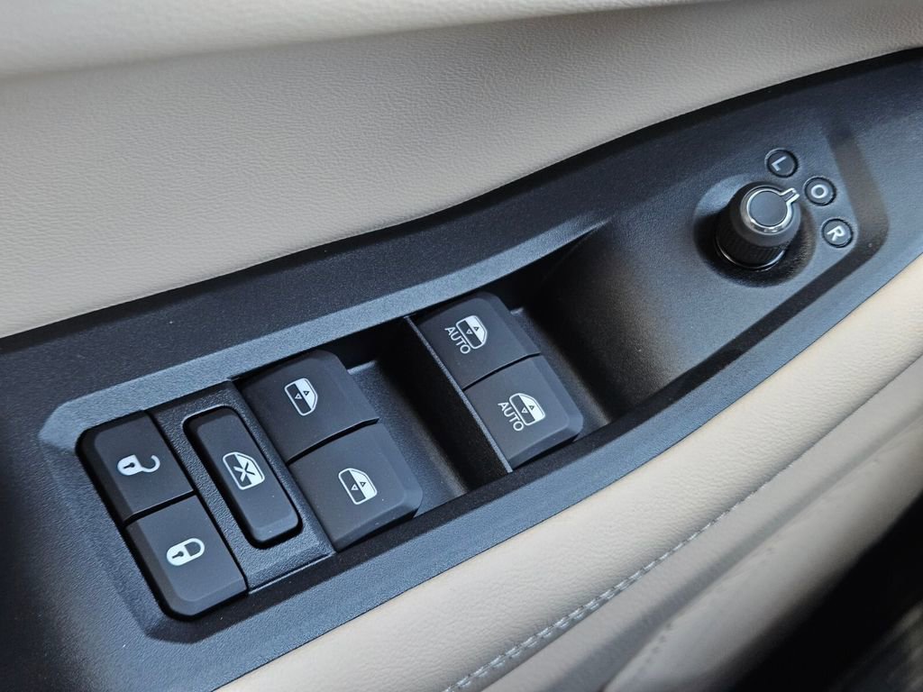 New 2025 Jeep Grand Cherokee Limited image 17