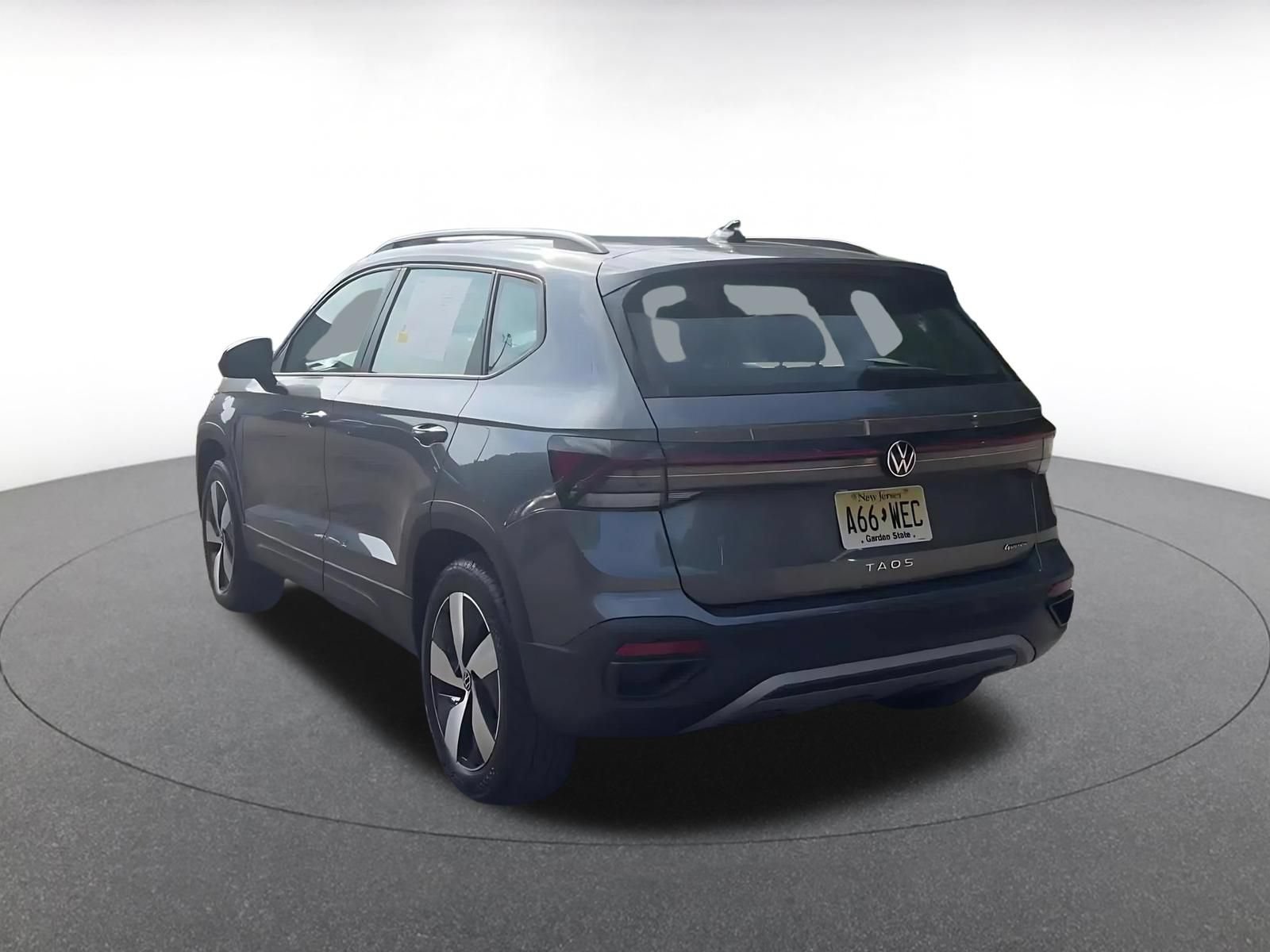 Used 2026 Volkswagen Taos S AWD/4WD image 11
