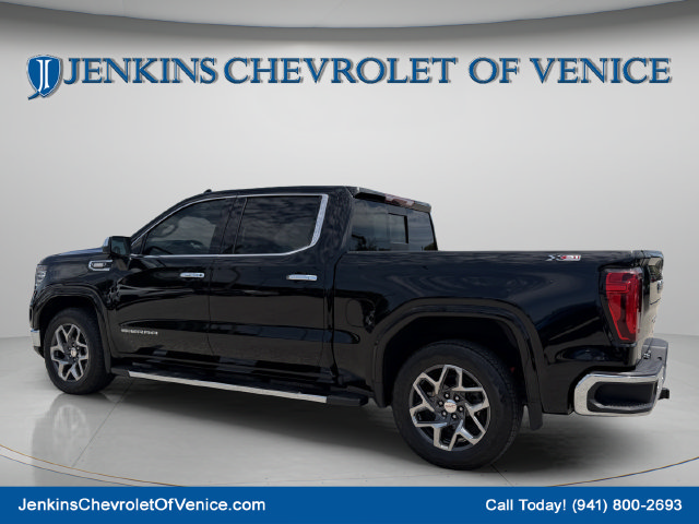 Used 2023 GMC Sierra 1500 SLT w/ SLT Premium Package AWD/4WD image 9