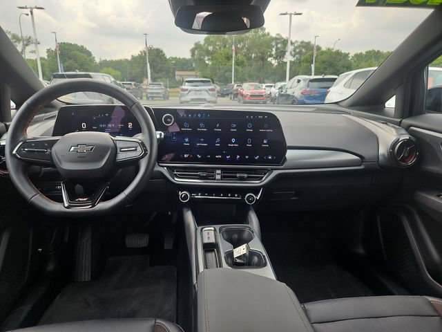 Used 2024 Chevrolet Equinox EV RS FWD image 12