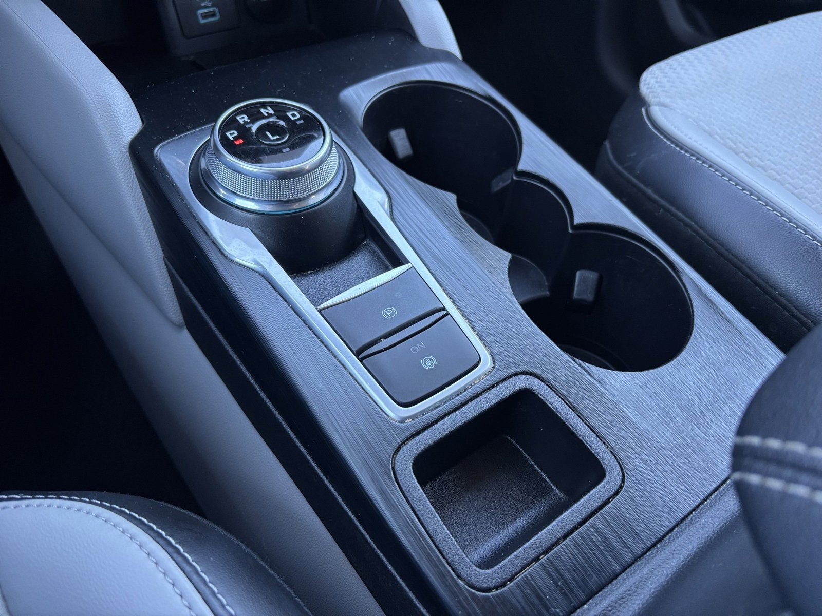 Used 2023 Ford Escape SE image 26