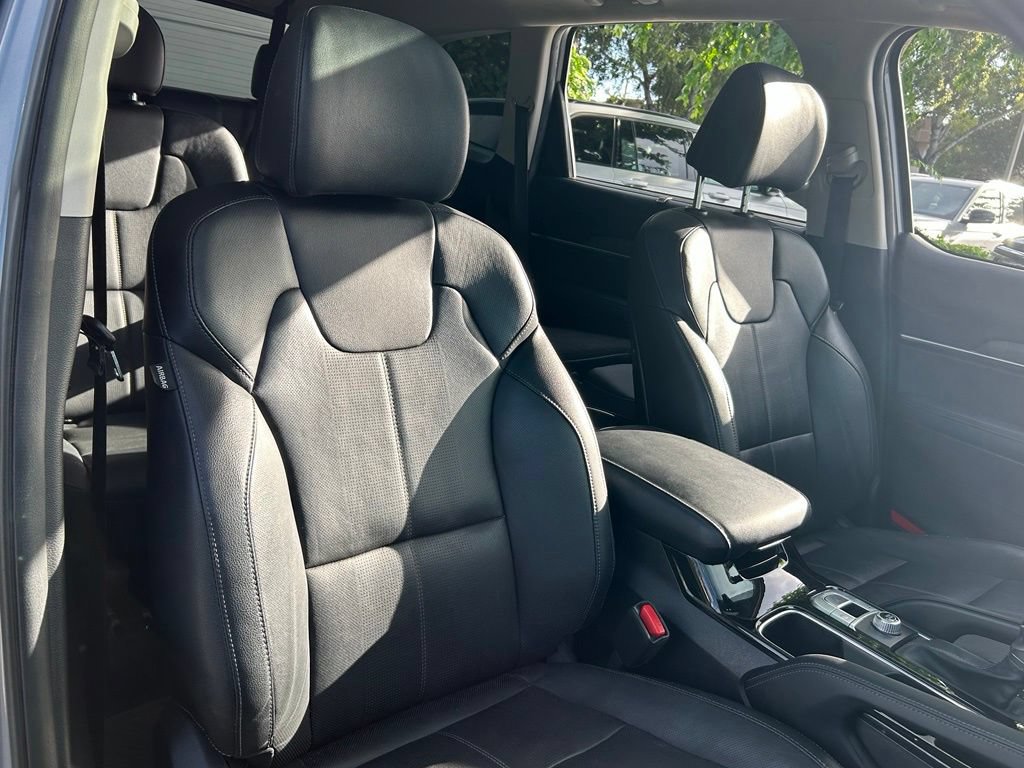 Used 2023 Kia Telluride EX w/ EX Captain's Chair Package FWD image 47