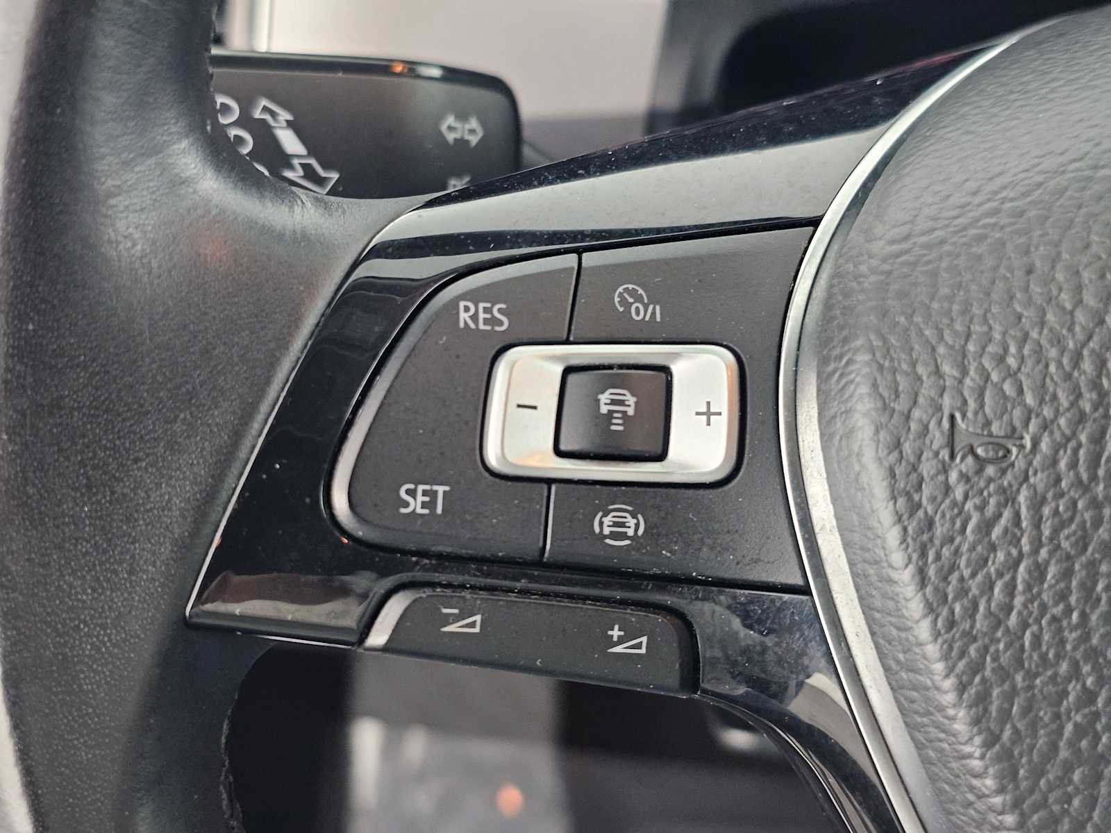 Used 2019 Volkswagen Atlas SEL FWD image 29