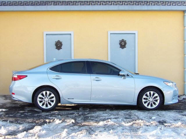 Used 2013 Lexus ES 300h w/ Luxury Pkg FWD image 12