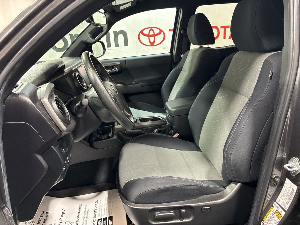 Used 2022 Toyota Tacoma TRD Sport w/ Technology Package image 23